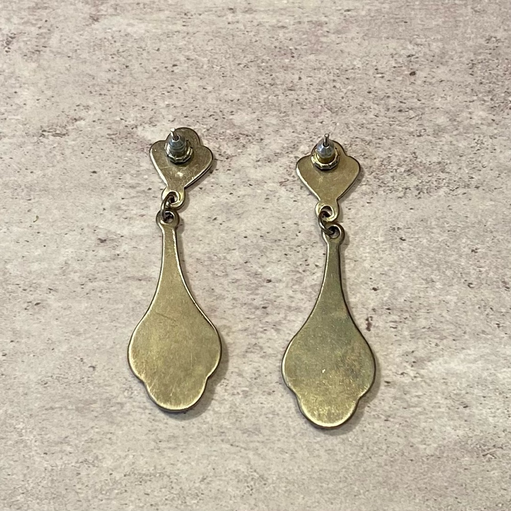 Vintage Revivalist Silver-tone Abalone Shell Etched Dangle Earrings - Picture 5 of 9